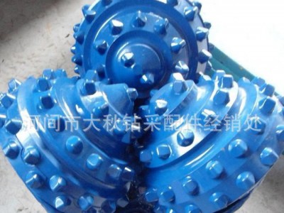 13 5/8"水井、打基桩、石油镶齿三牙轮钻头 合金钻头图1