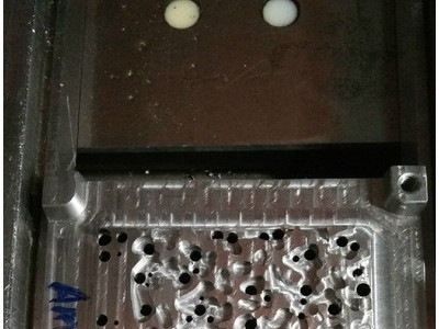 专业提供高光洁度小孔深孔钻加工图1