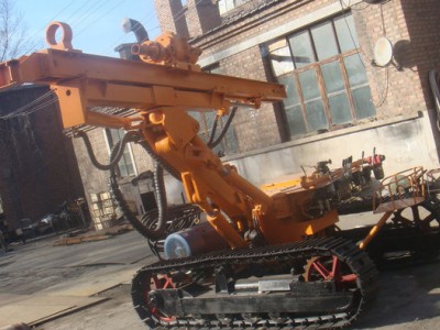**各类公路护栏孔钻机、各类公路打桩机、各型号小型锚固钻机、各类井下深孔钻机、各类跟管钻机、欢迎来电咨询！图3