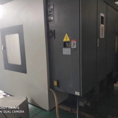 立扬v10加工中心，机械手臂刀库24t，法那科mf系统2017年 带255四轴 带油冷 带排屑器图4