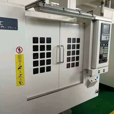 加工厂转型低价出售二手{台湾杨铁YTM763钻攻中心}台湾北钜机械手20把刀库图4