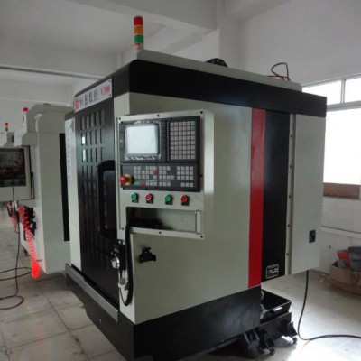 恒鑫V300小型数控机床带8把刀刀库的小型加工中心生产图2