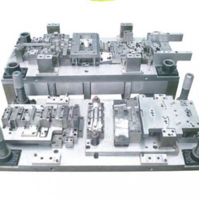 南亚泰达多年厂家定制冲切模具注塑模具 塑料模具 压缩模具手机外壳冲切模具 手机配件冲切模具 各类五金冲切模具图1