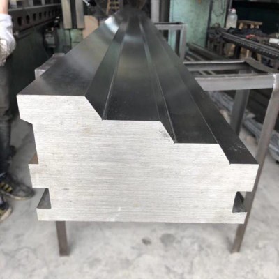 锦缎安徽80T折弯机模具价格  折弯机刀模配件  模具上下模材质型号 折弯机配件模具图1