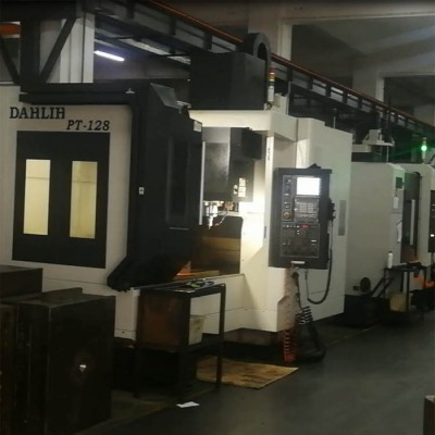 汽车模具配件 深圳恒兴昌精密模具注塑模具加工图2