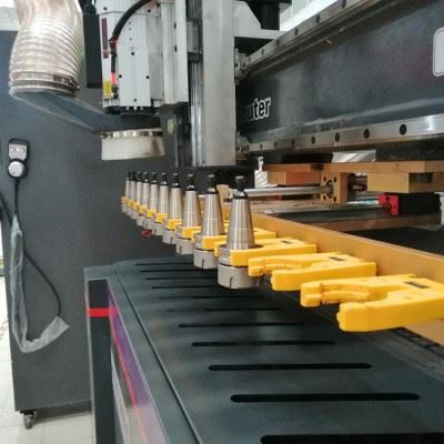 巨无霸数控  郑州全自动上下料 衣柜橱柜数控开料机 直排换刀加工中心 特价一台 订购直降一万图3