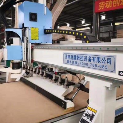 济南胜雕数控 雕刻开料 ** 大厂售后保障 供应家具自动开料机 四工序开料机 全自动直排加工中心 圆盘换刀加工中心图3