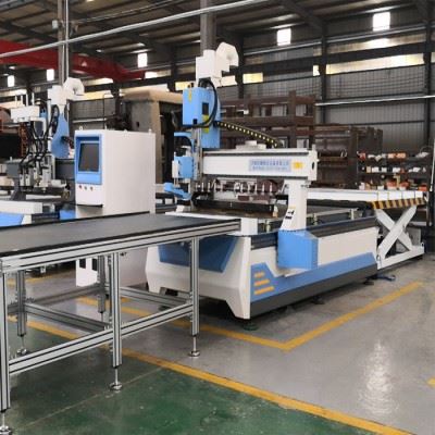 山东胜雕数控 开料机 雕刻机 SD-1325HD-P 直排式换刀加工中心 板式家具生产线 数控开料机 门板加工中心图4
