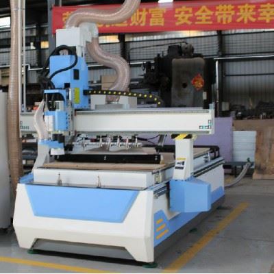 山东胜雕数控 开料机 雕刻机 SD-1325HD-P 直排式换刀加工中心 板式家具生产线 数控开料机 门板加工中心图2