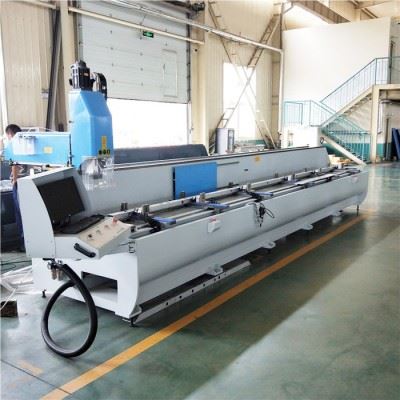 铝型材三轴数控加工中心铝型材数控加工设备铝幕墙数控加工中心**图1