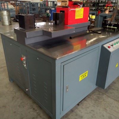 德商303ESK-2液压数控母线加工机   数控铜排加工机**图1