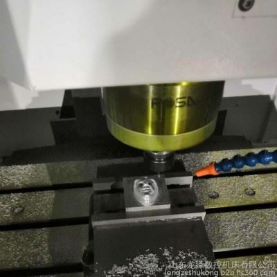 龙泽数控650 加工中心立式加工中心-VMC650数控第四轴加工中心-电动分度头尾座图3