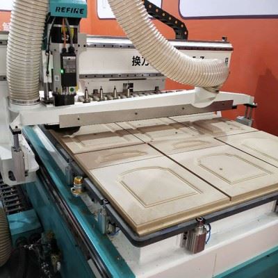 **直排换刀加工中心 多功能直排换刀加工中心 越隆 品**良图7