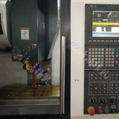 厂家直供全自动数控铣床高效率VMC1580cnc立式数控线轨加工中心图5