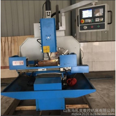 马扎克XK7124小型立式数控铣床图2